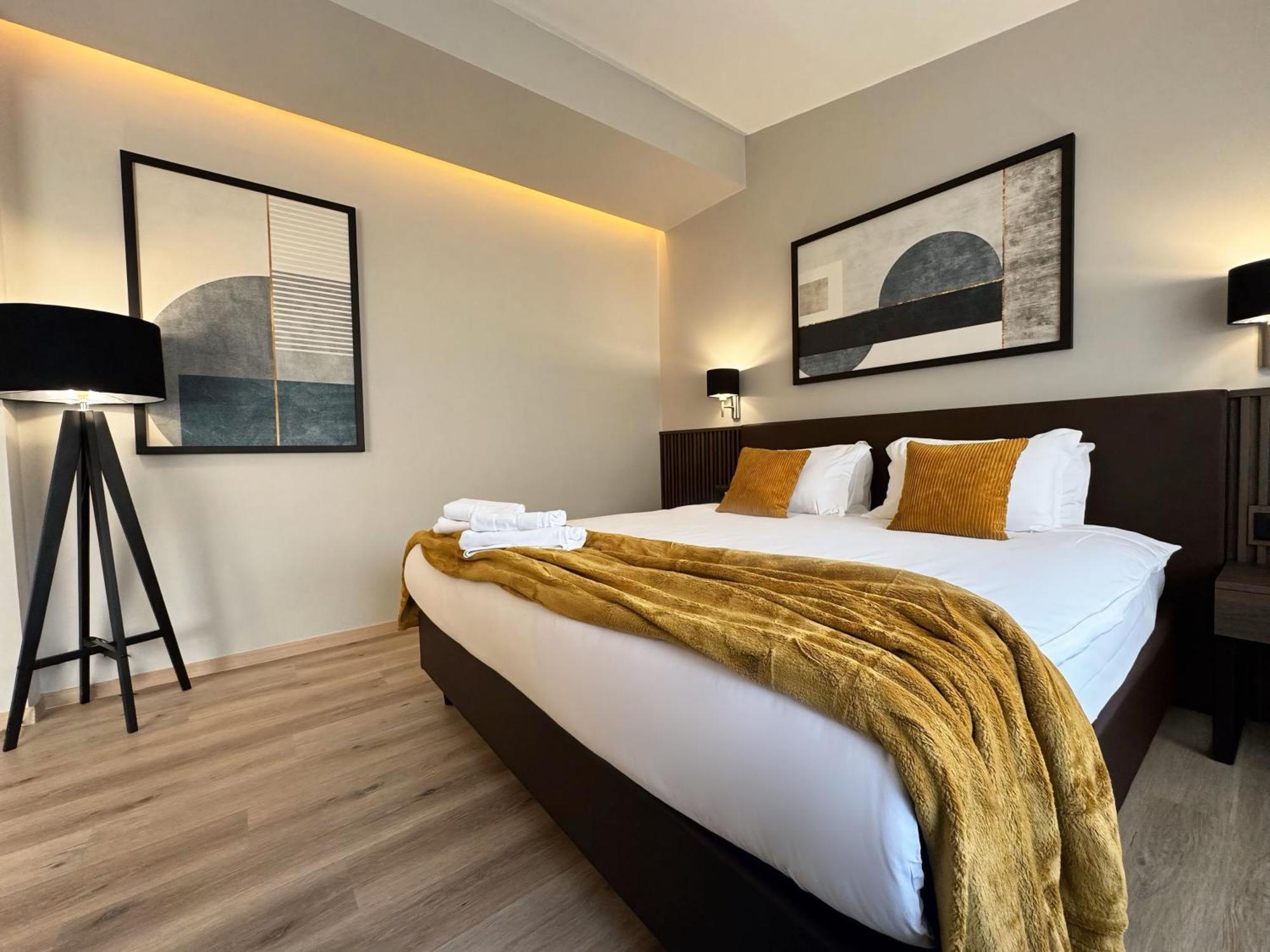 Queen'S Hotel - Zebra Centre 스코페 외부 사진
