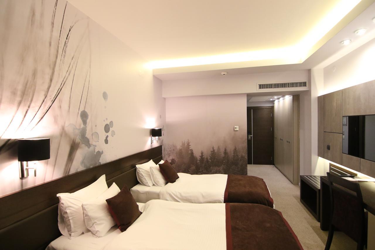 Queen'S Hotel - Zebra Centre 스코페 객실 사진
