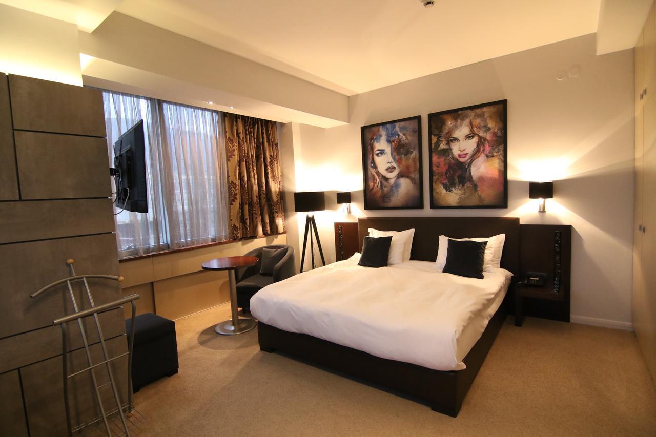 Queen'S Hotel - Zebra Centre 스코페 객실 사진