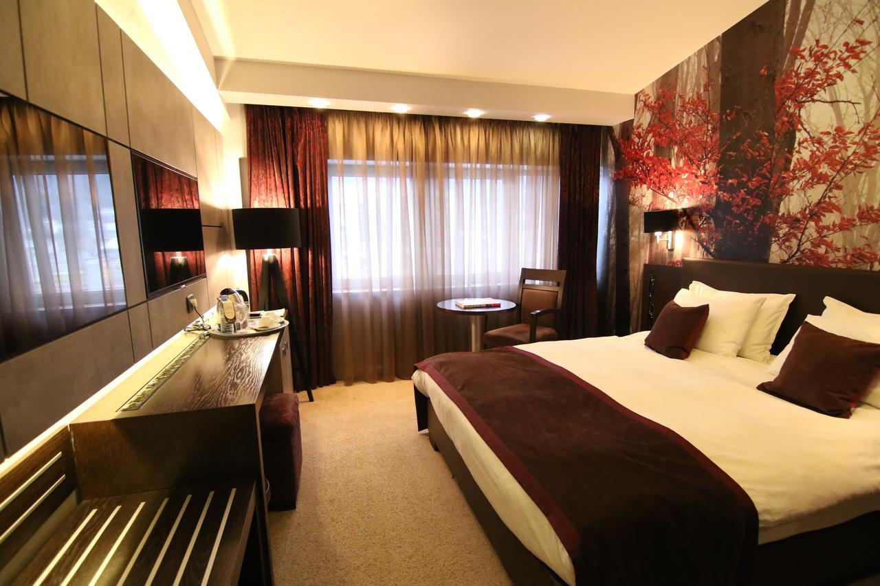 Queen'S Hotel - Zebra Centre 스코페 객실 사진
