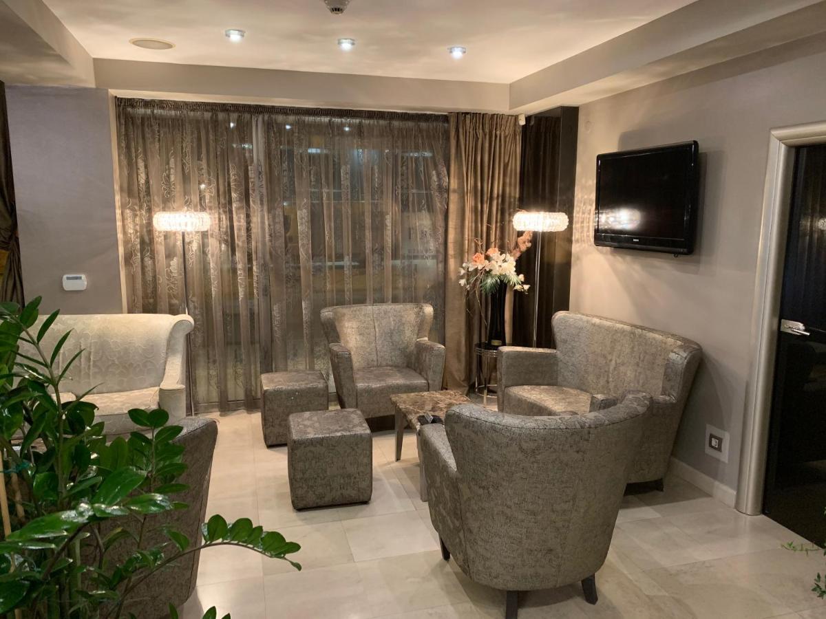 Queen'S Hotel - Zebra Centre 스코페 외부 사진